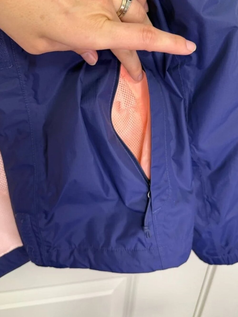 The North Face Women's Navy and Coral Windbreaker in size L - Picture 11 of 11